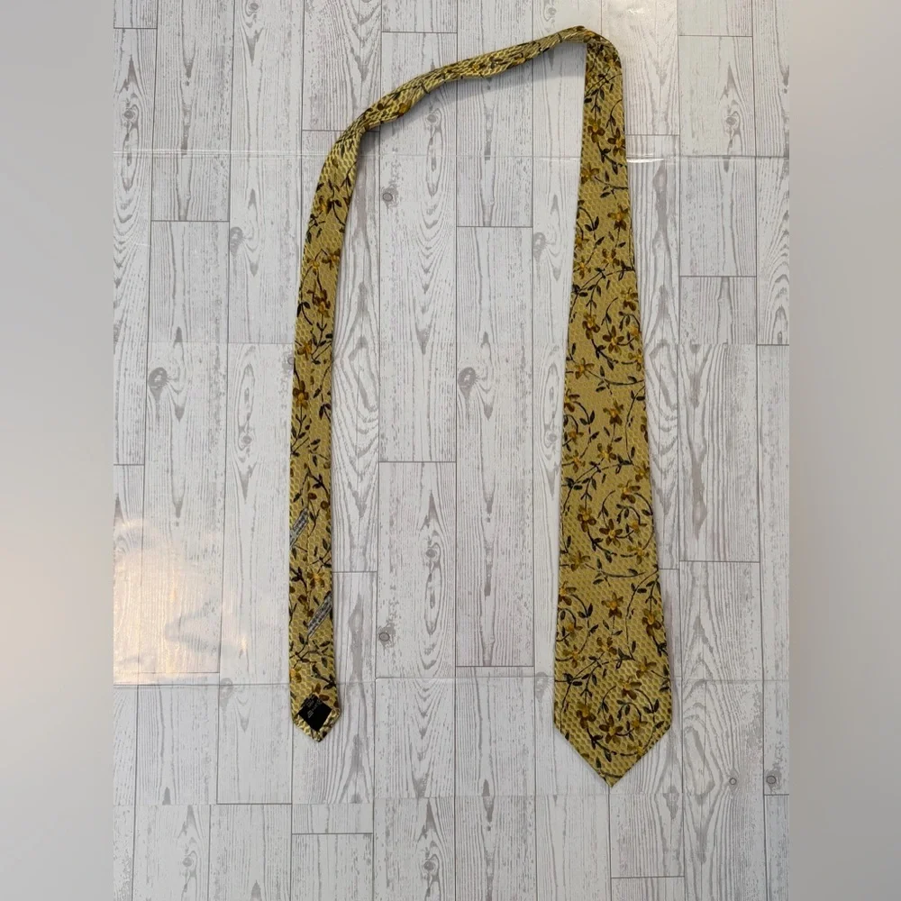 Ermenegildo Zegna, Yellow Floral, 100% Silk, Made in Italy, Designer‎ Neck Tie